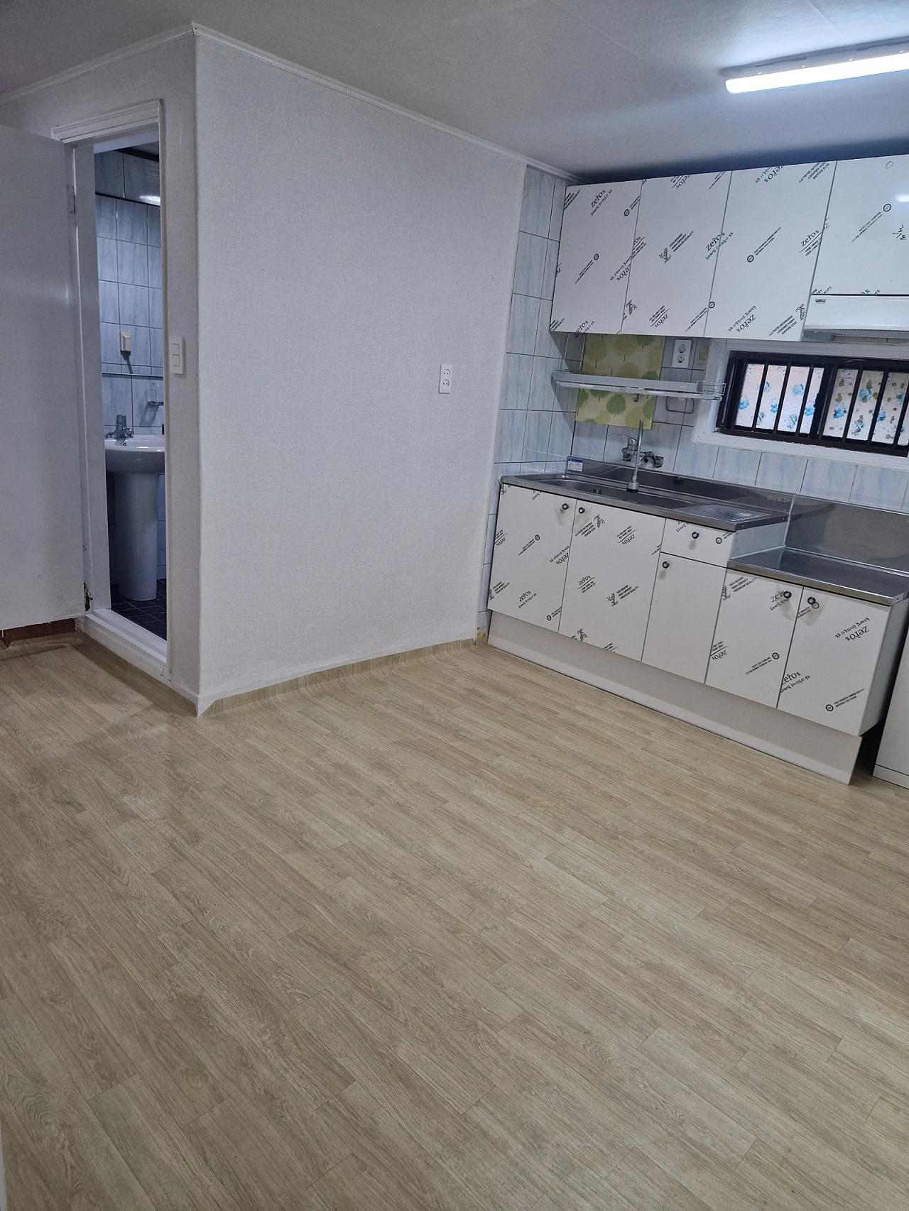 Room image 19