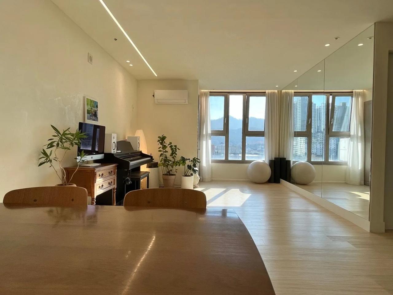 Room image 10