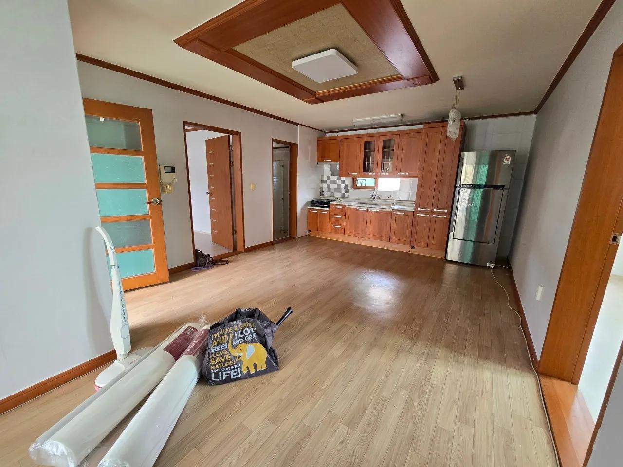 Room image 3