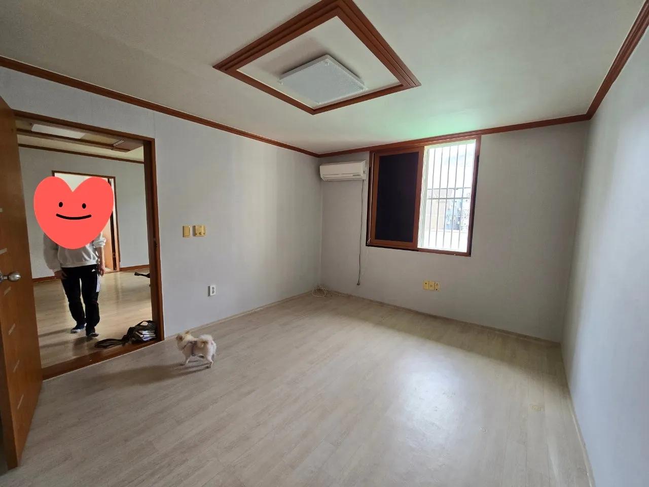Room image 6