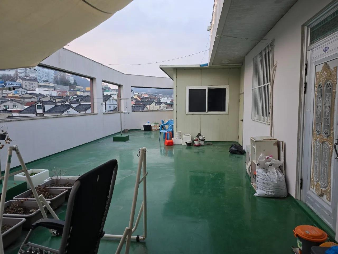 Room image 10
