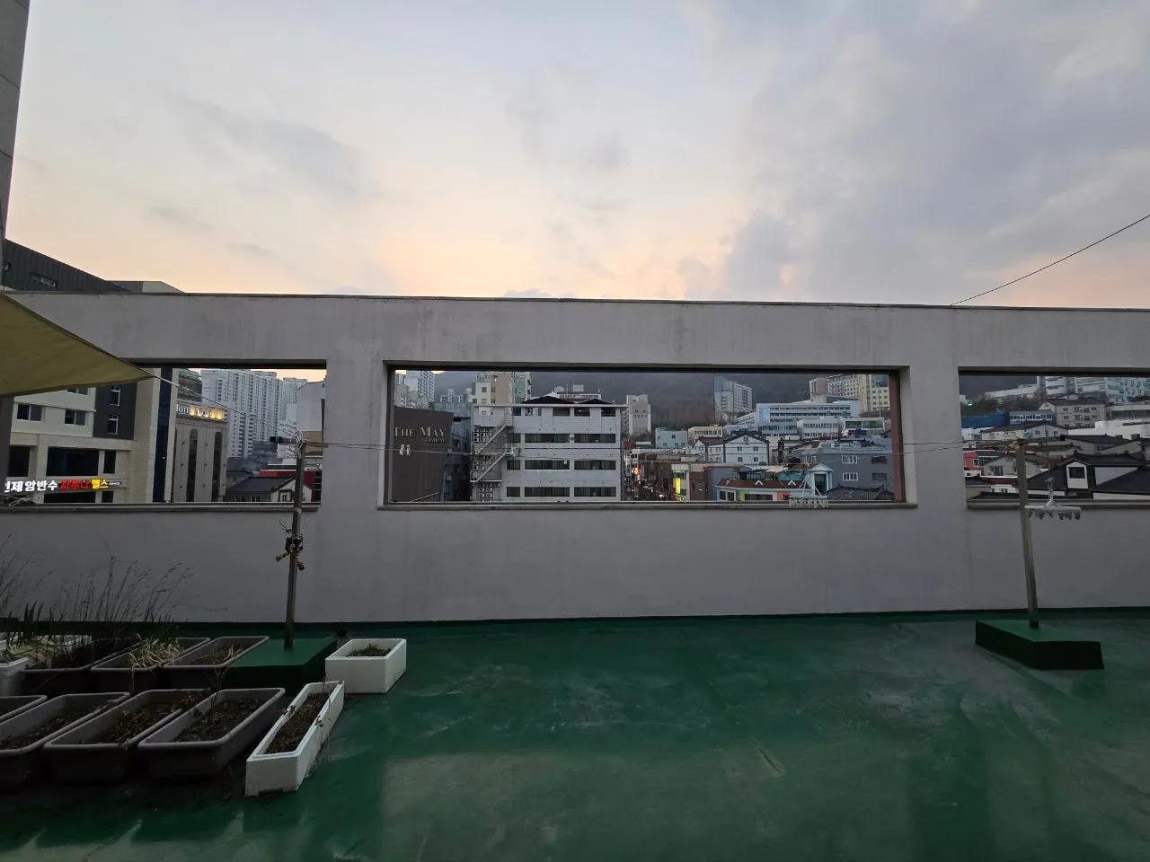 Room image 11