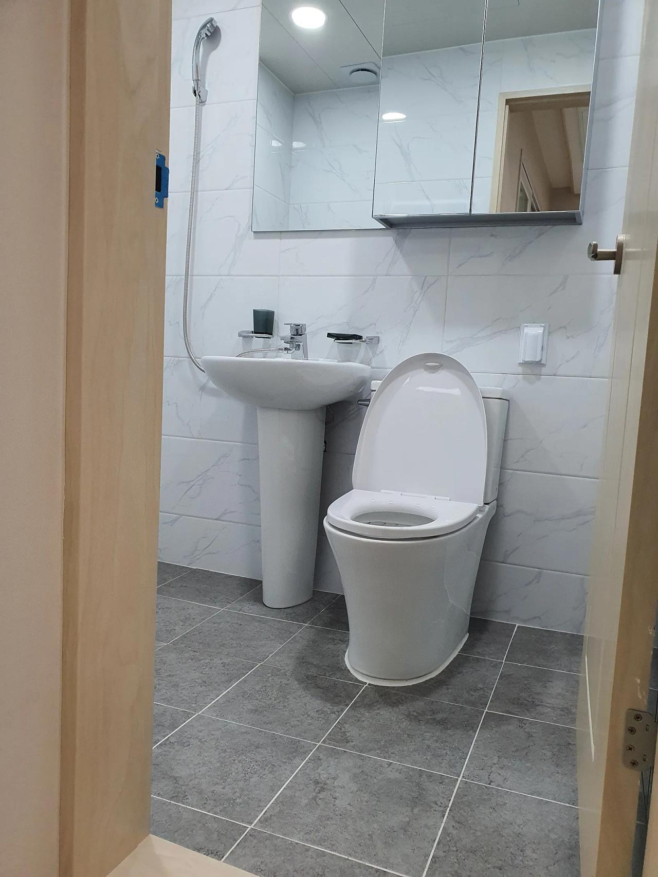 Room image 5