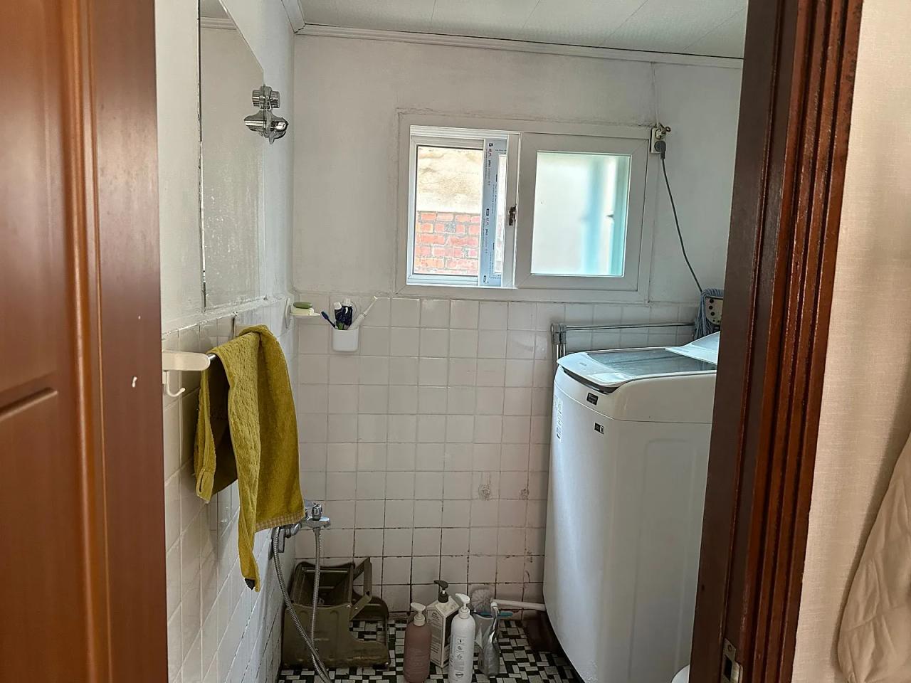 Room image 6
