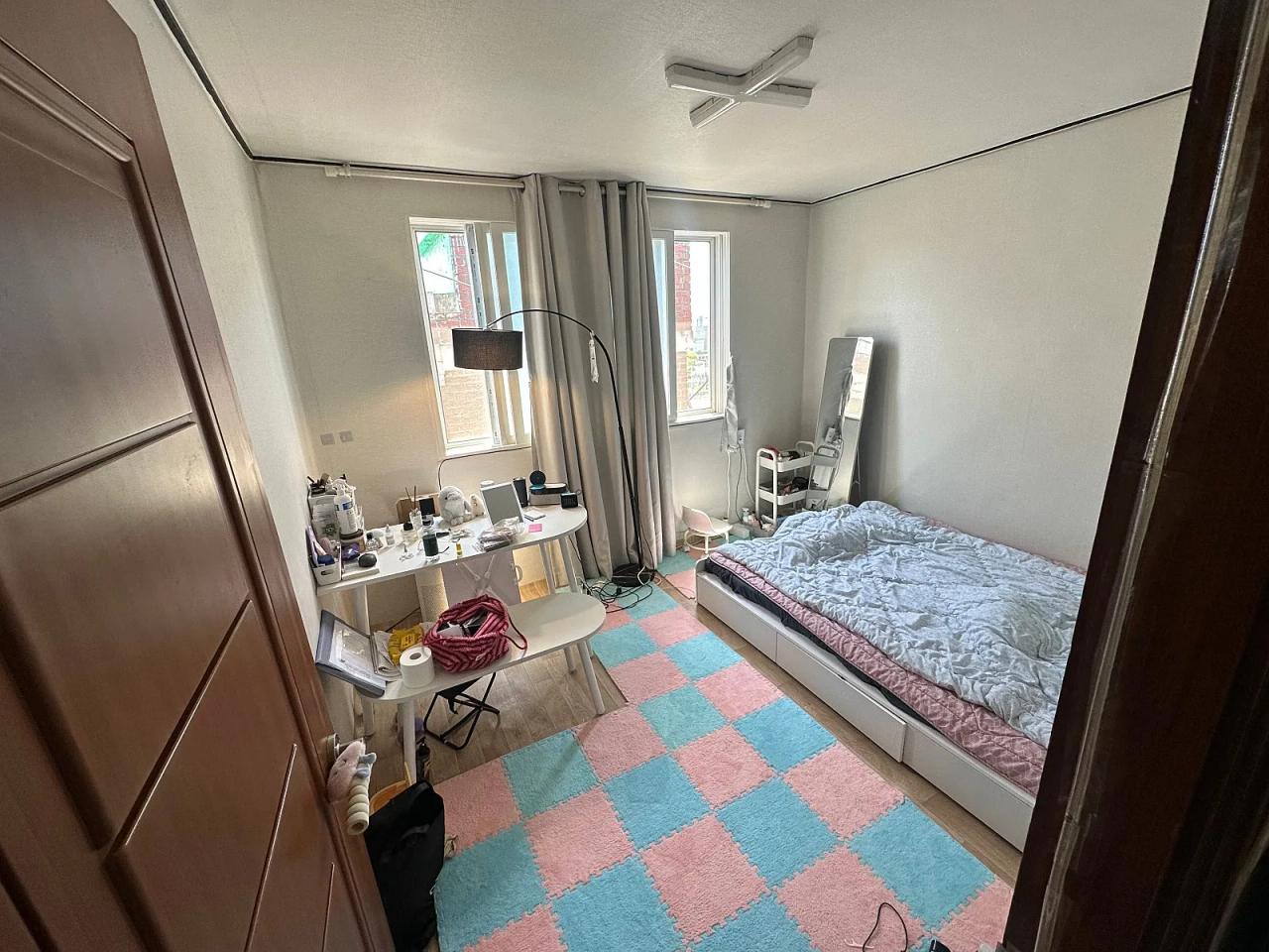 Room image 10