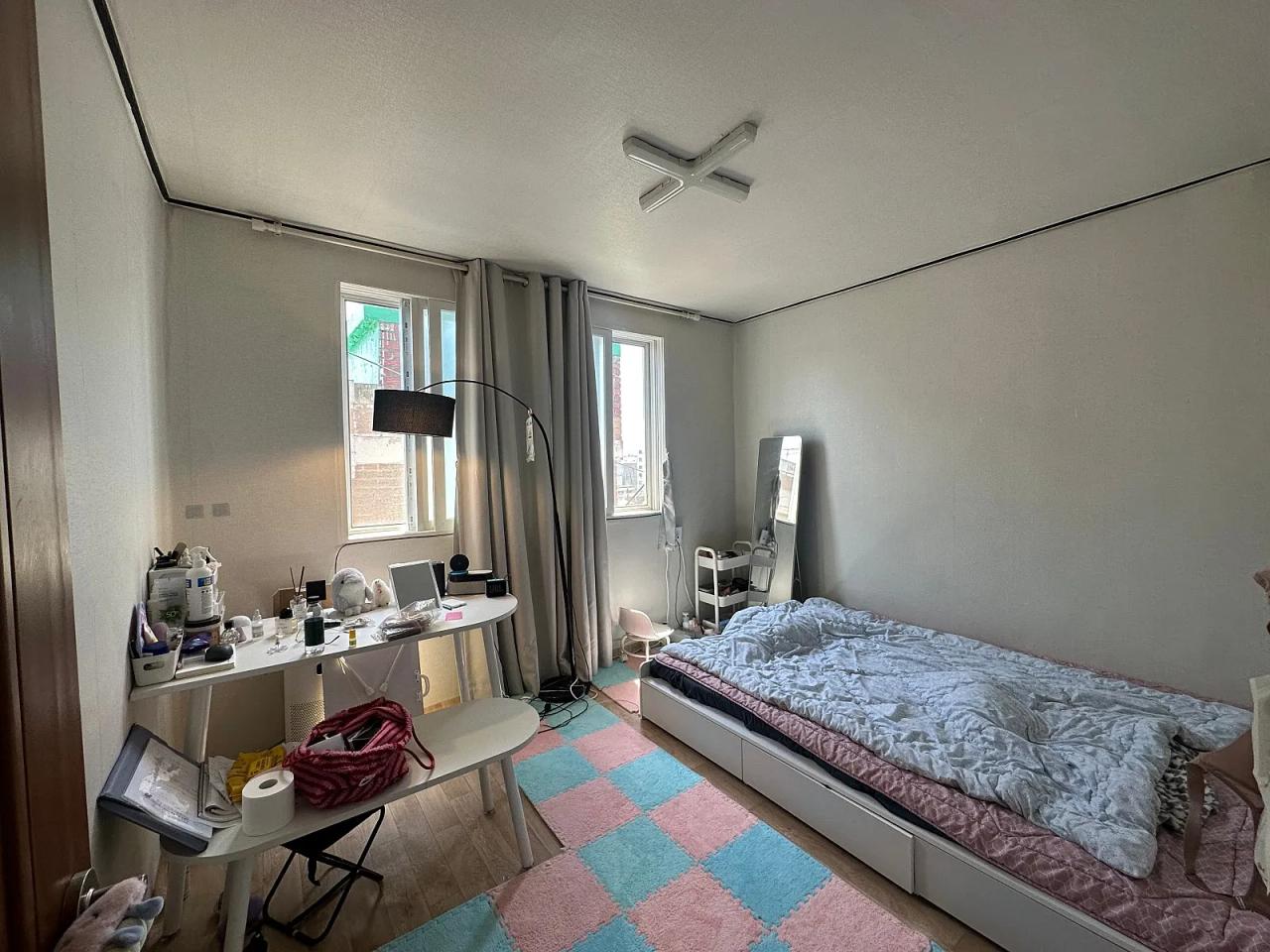 Room image 11