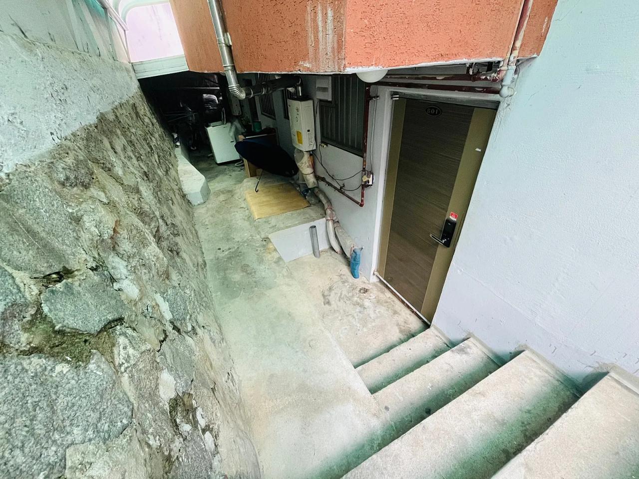 Room image 8