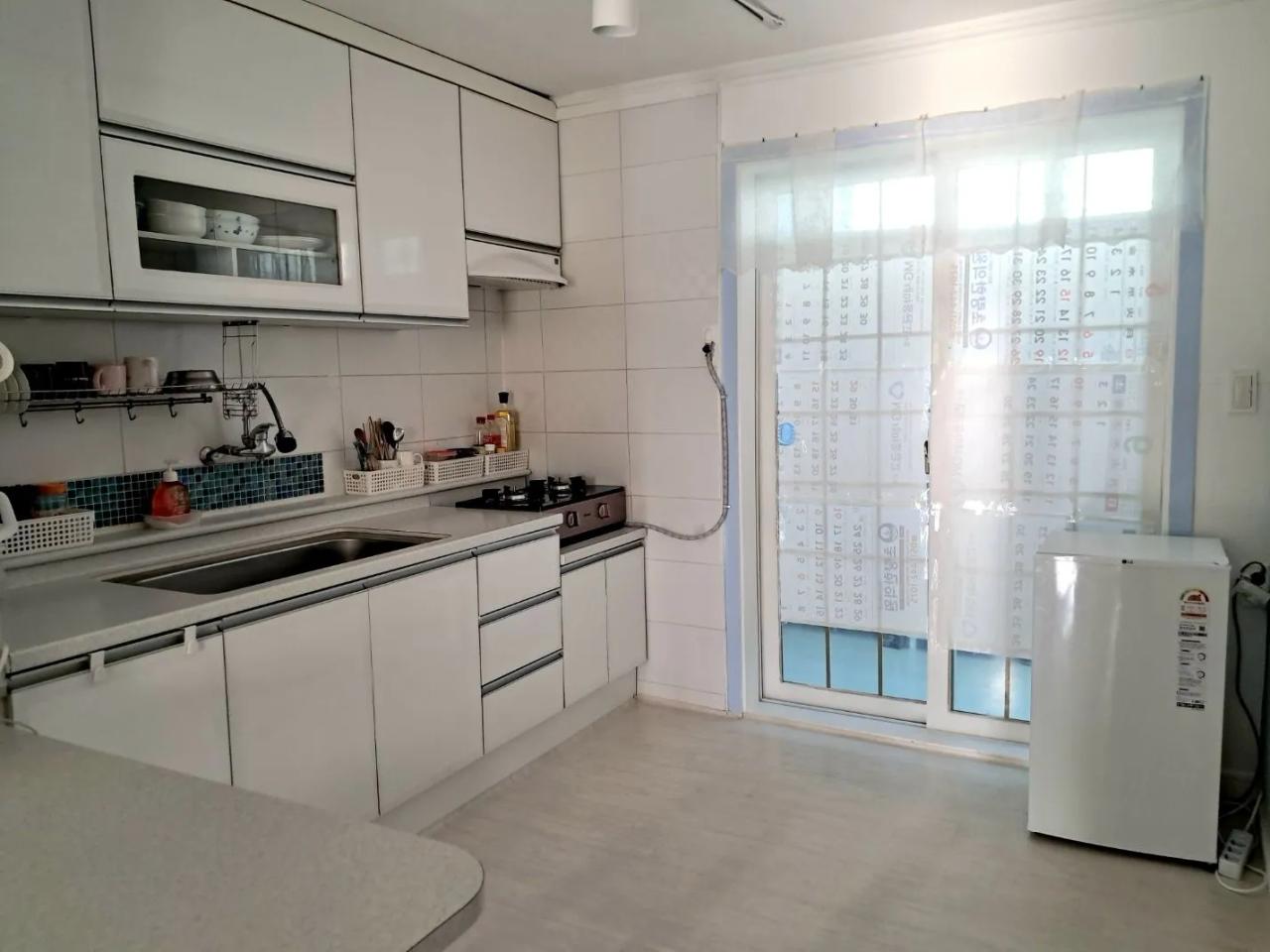 Room image 3
