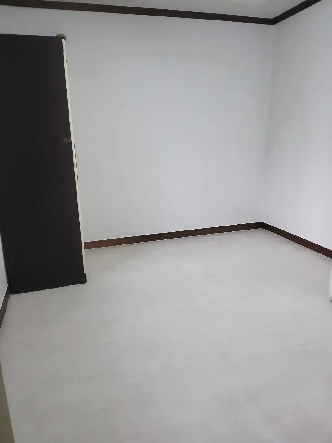 Room image 4