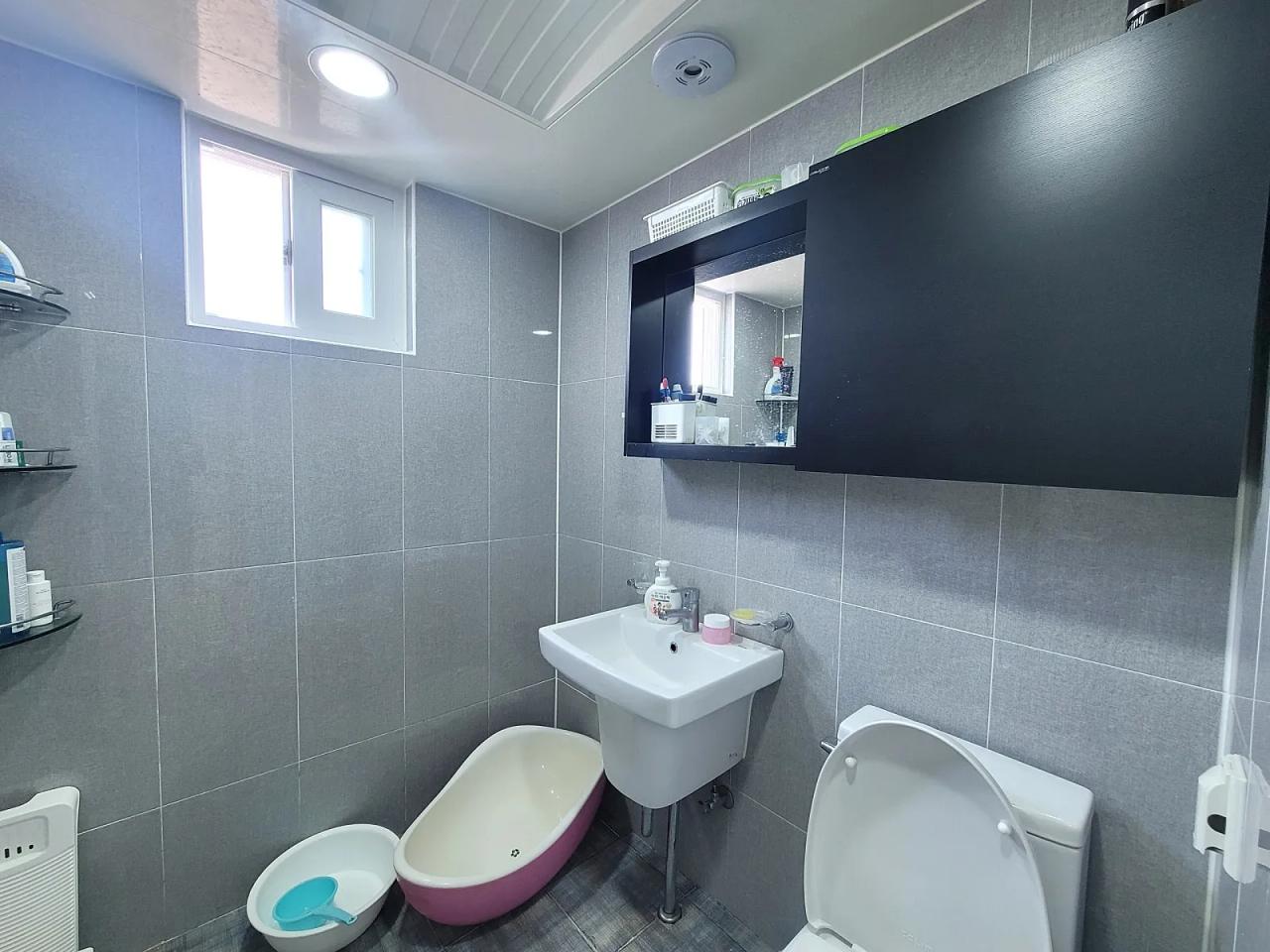 Room image 6