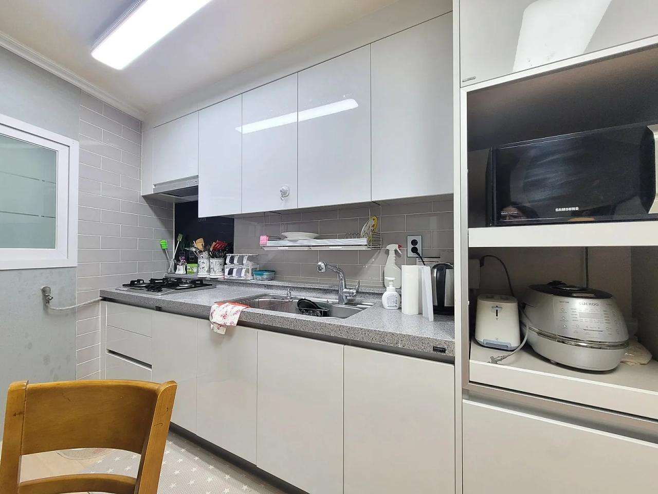 Room image 8