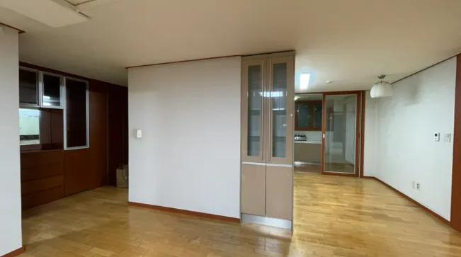 Room image 4