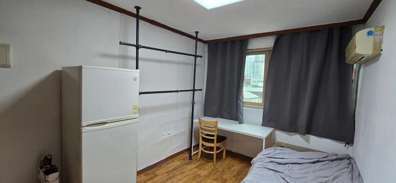 Room image 5