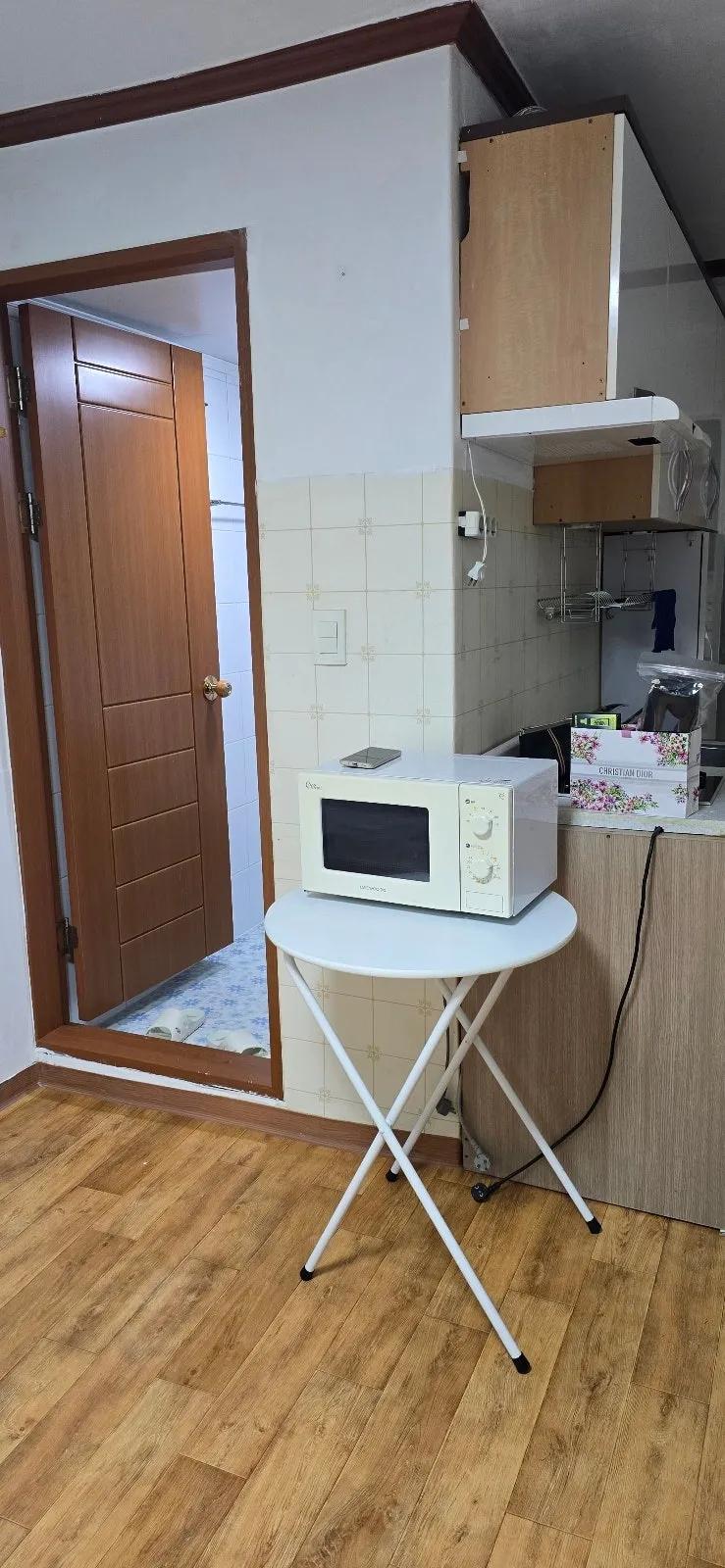 Room image 9
