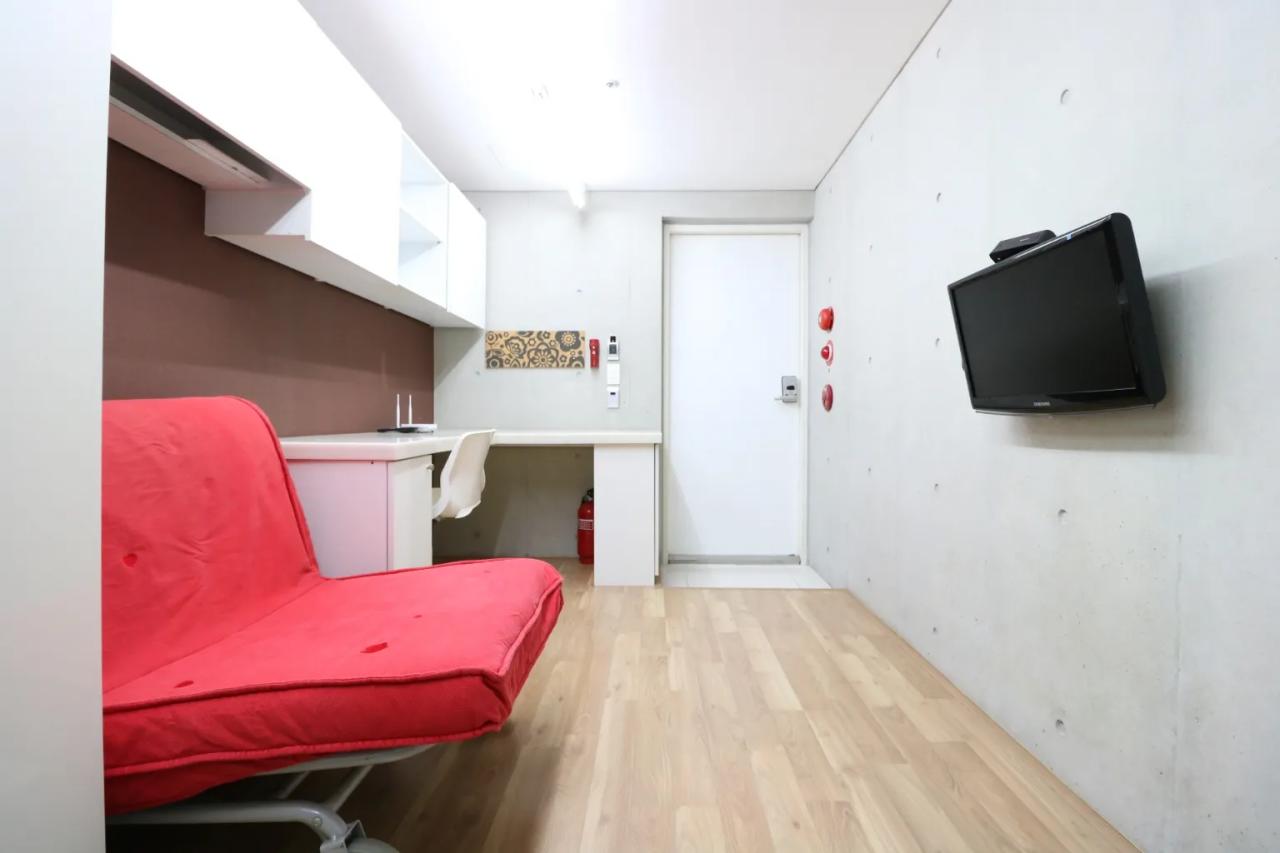 Room image 9
