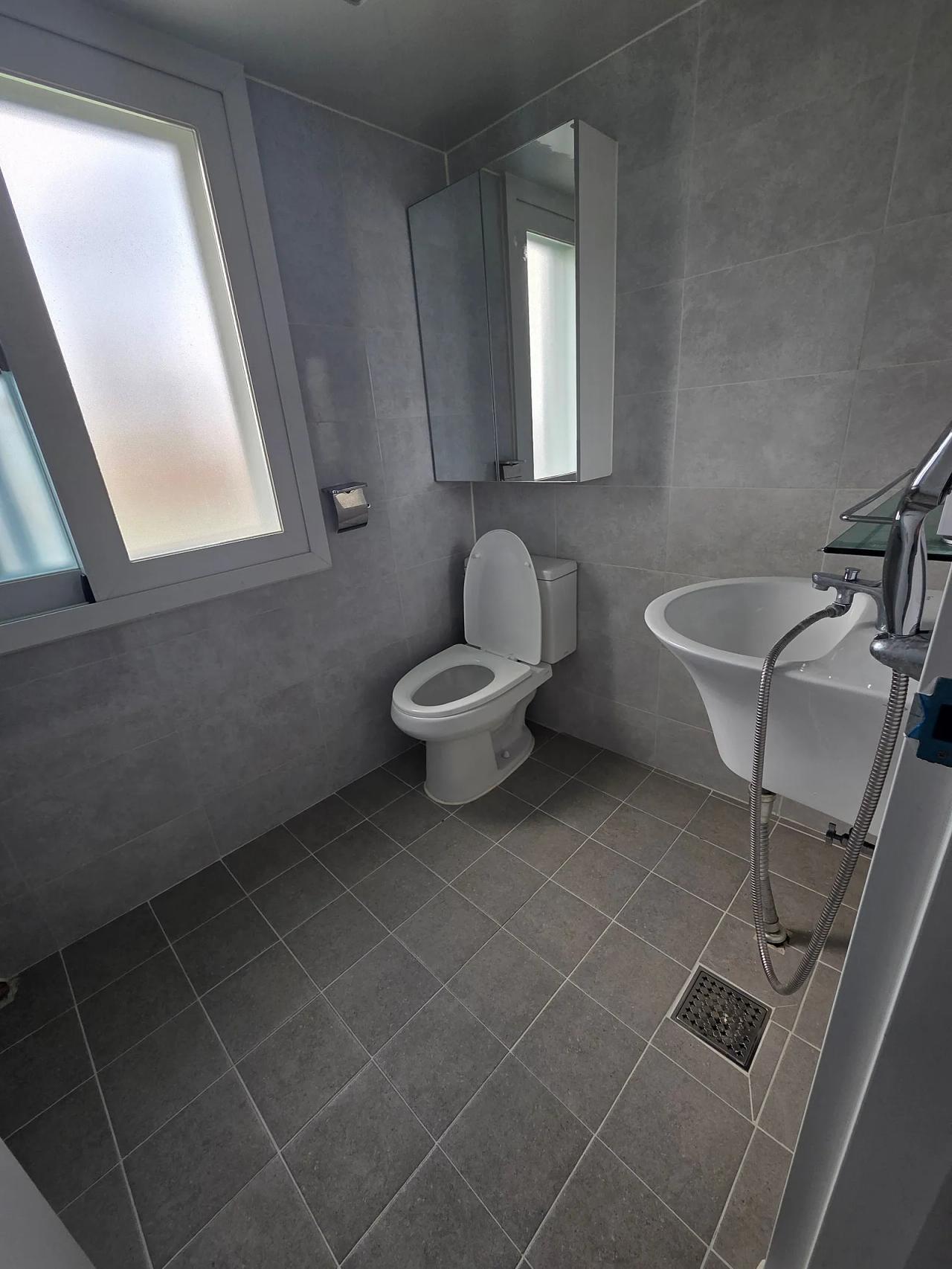 Room image 2