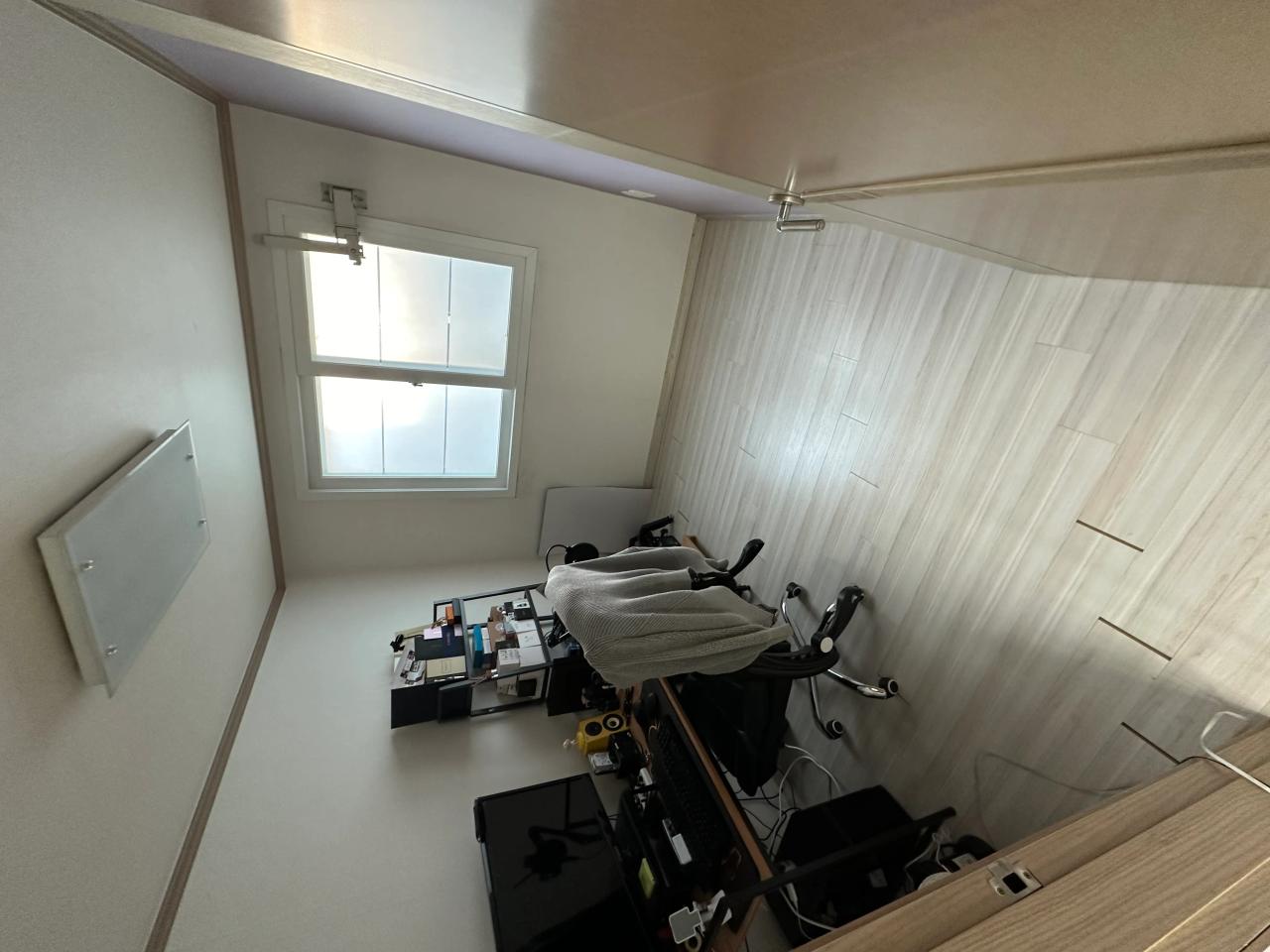 Room image 3