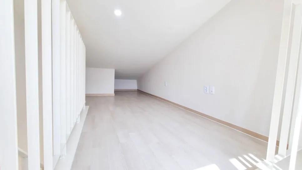 Room image 5