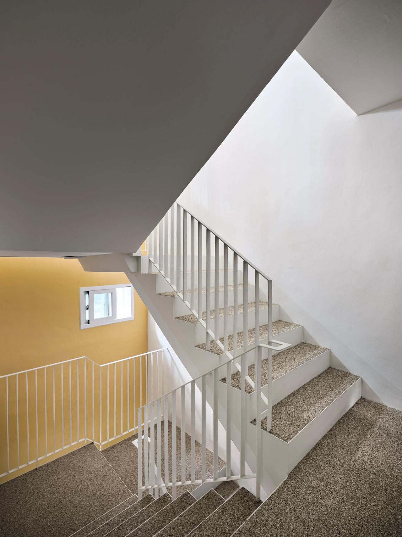 Room image 15
