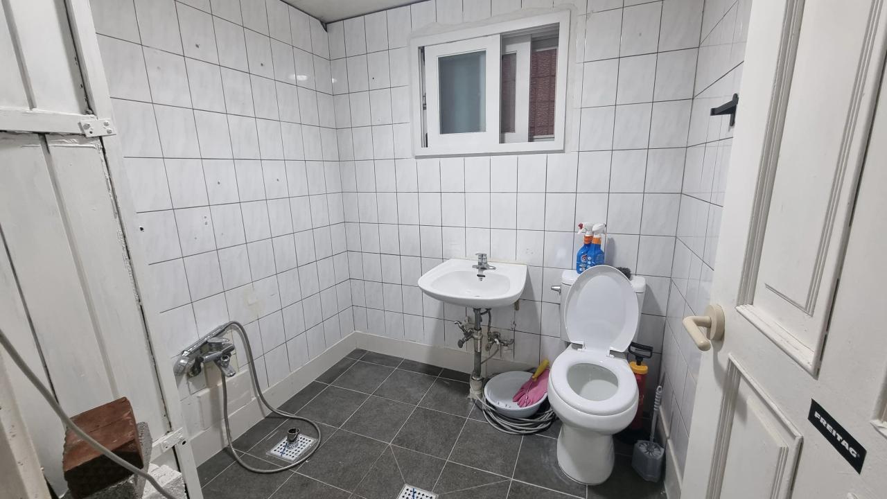 Room image 6