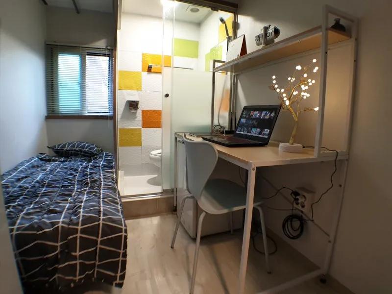 Room image 6