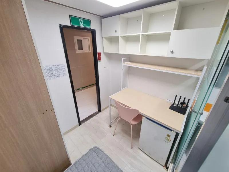 Room image 9