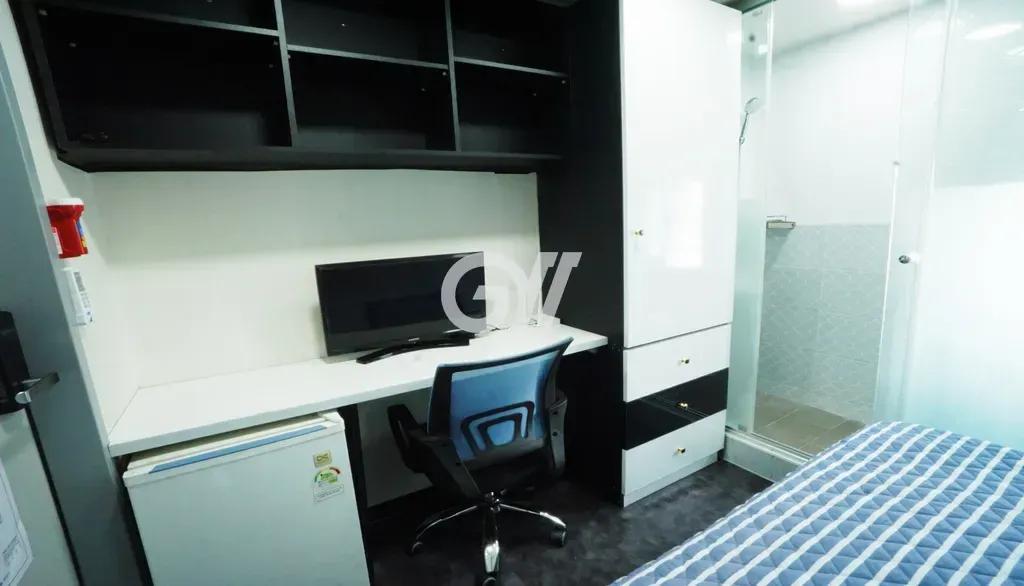 Room image8