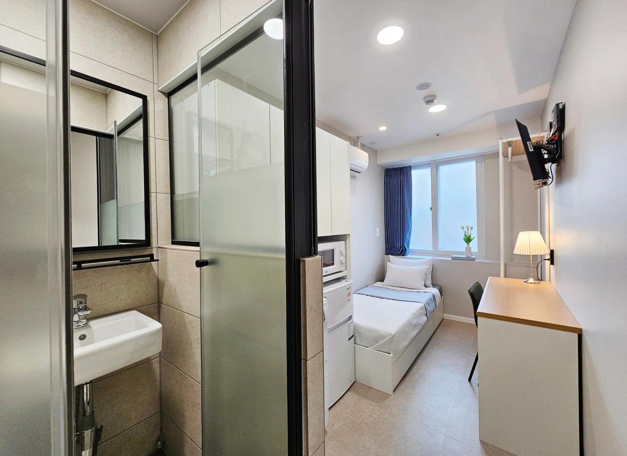 Room image 3