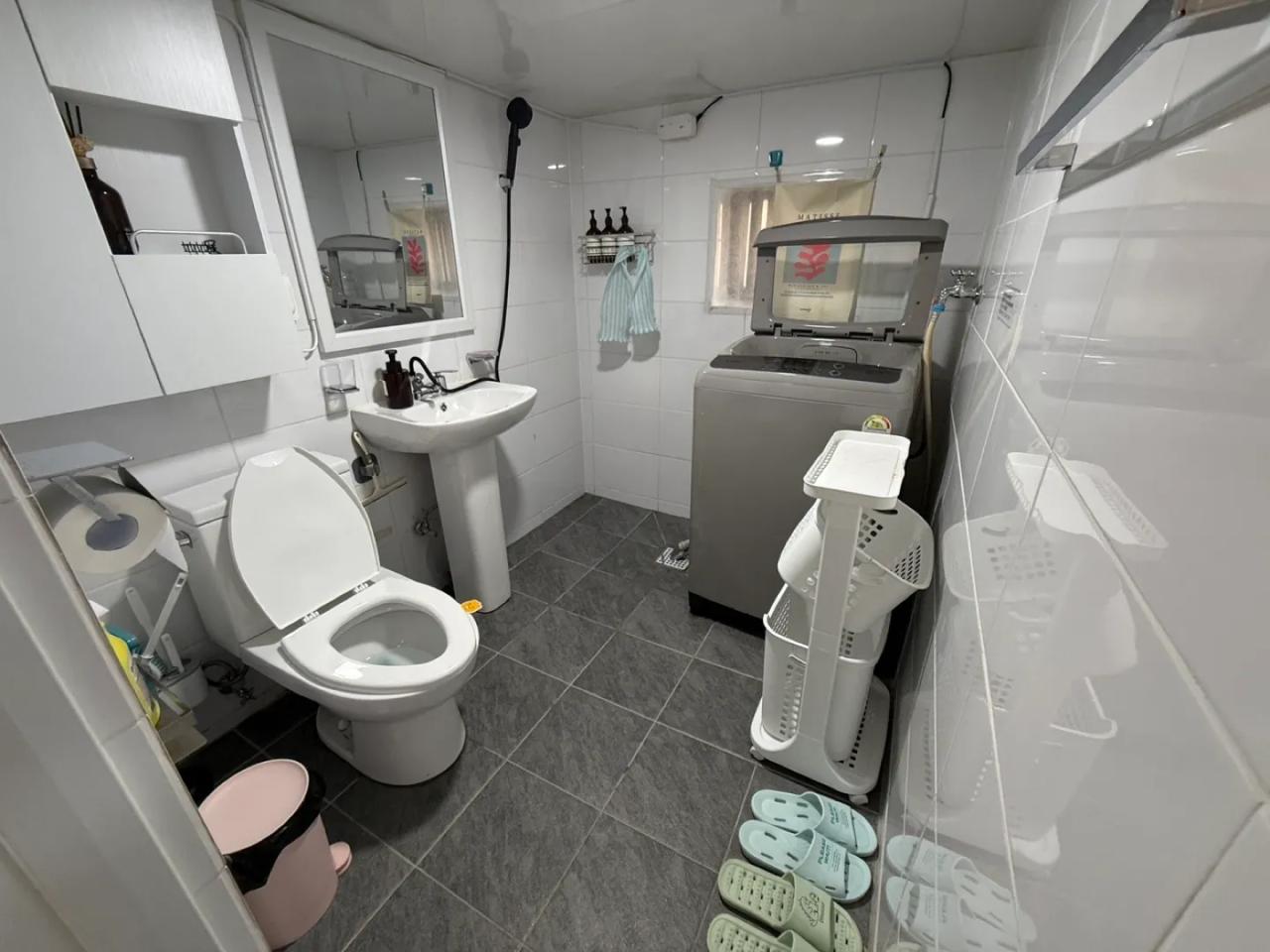 Room image 18