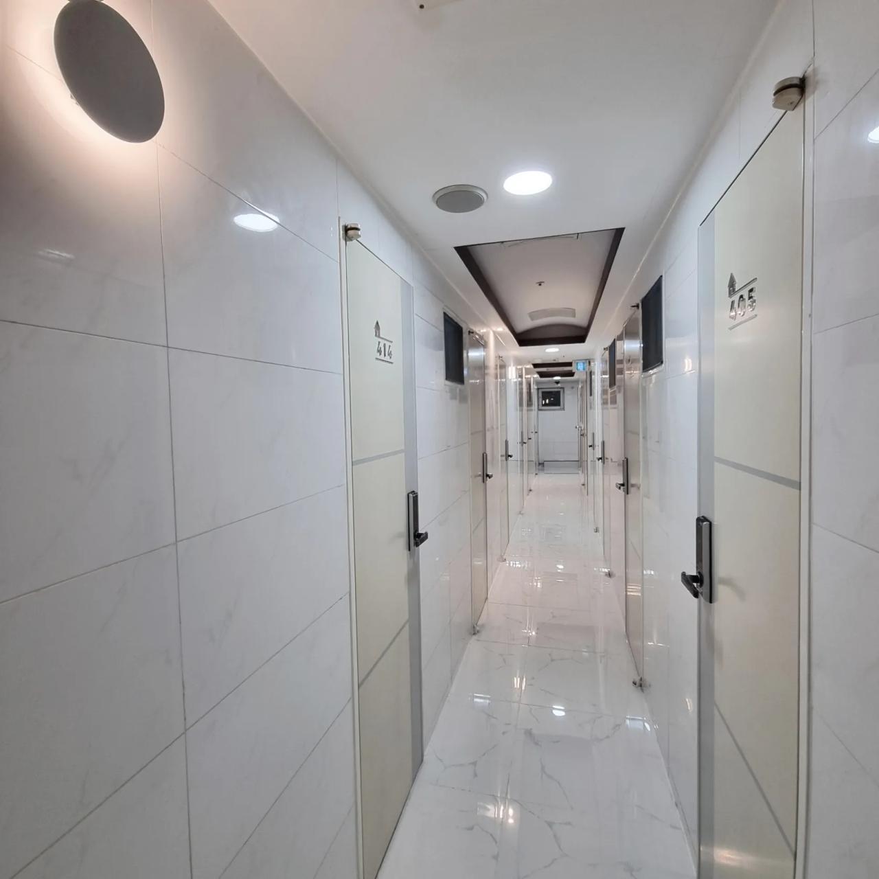 Room image 3