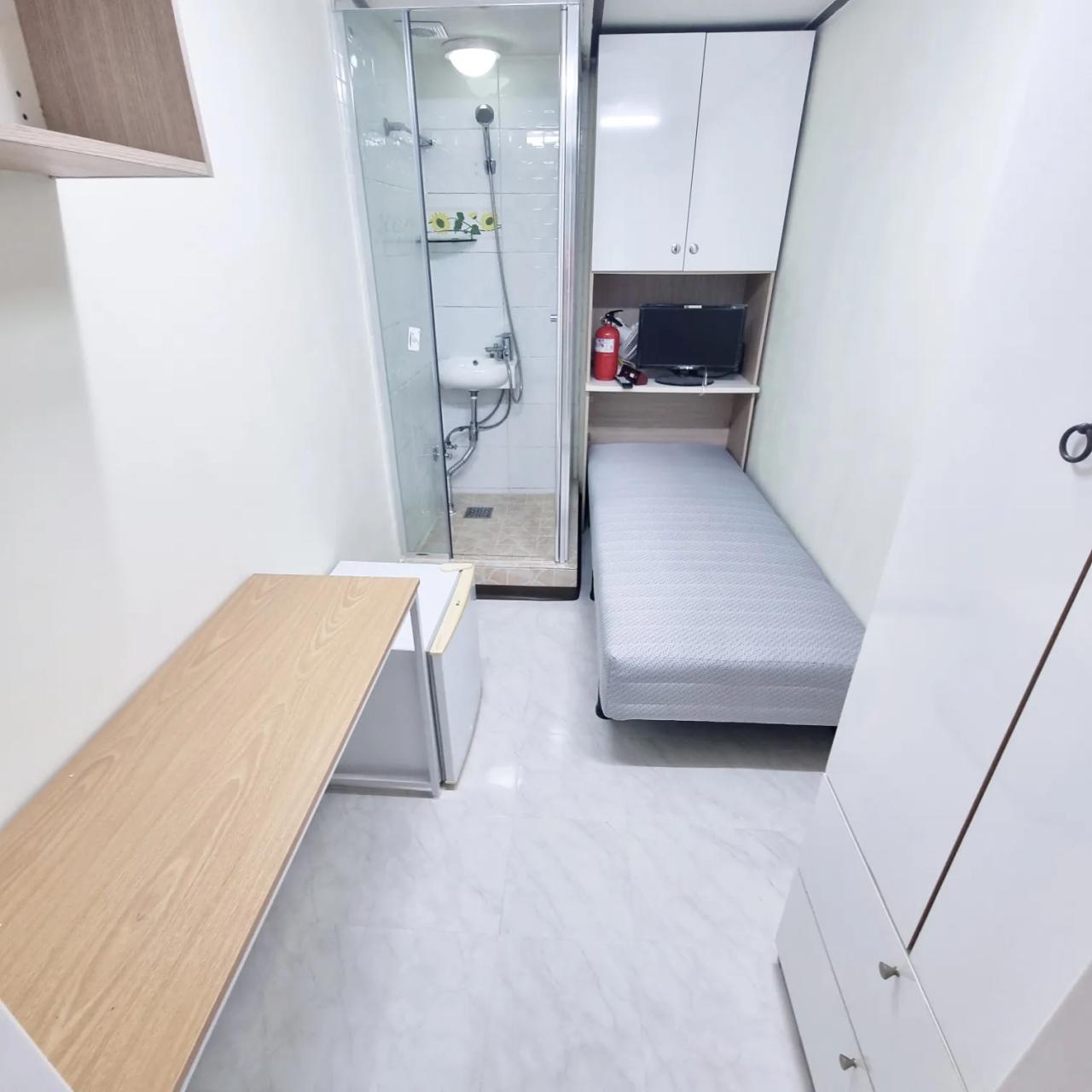 Room image 17