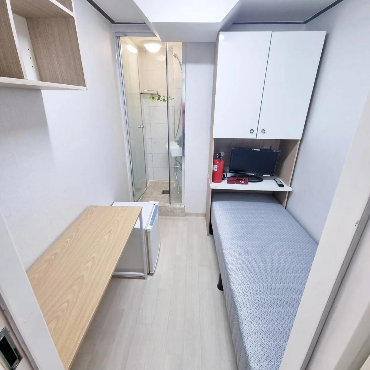 Room image 18