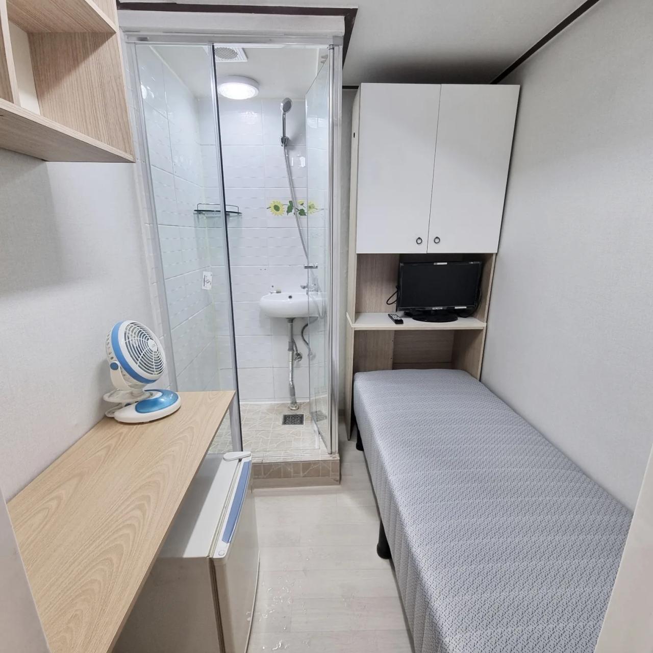 Room image 21