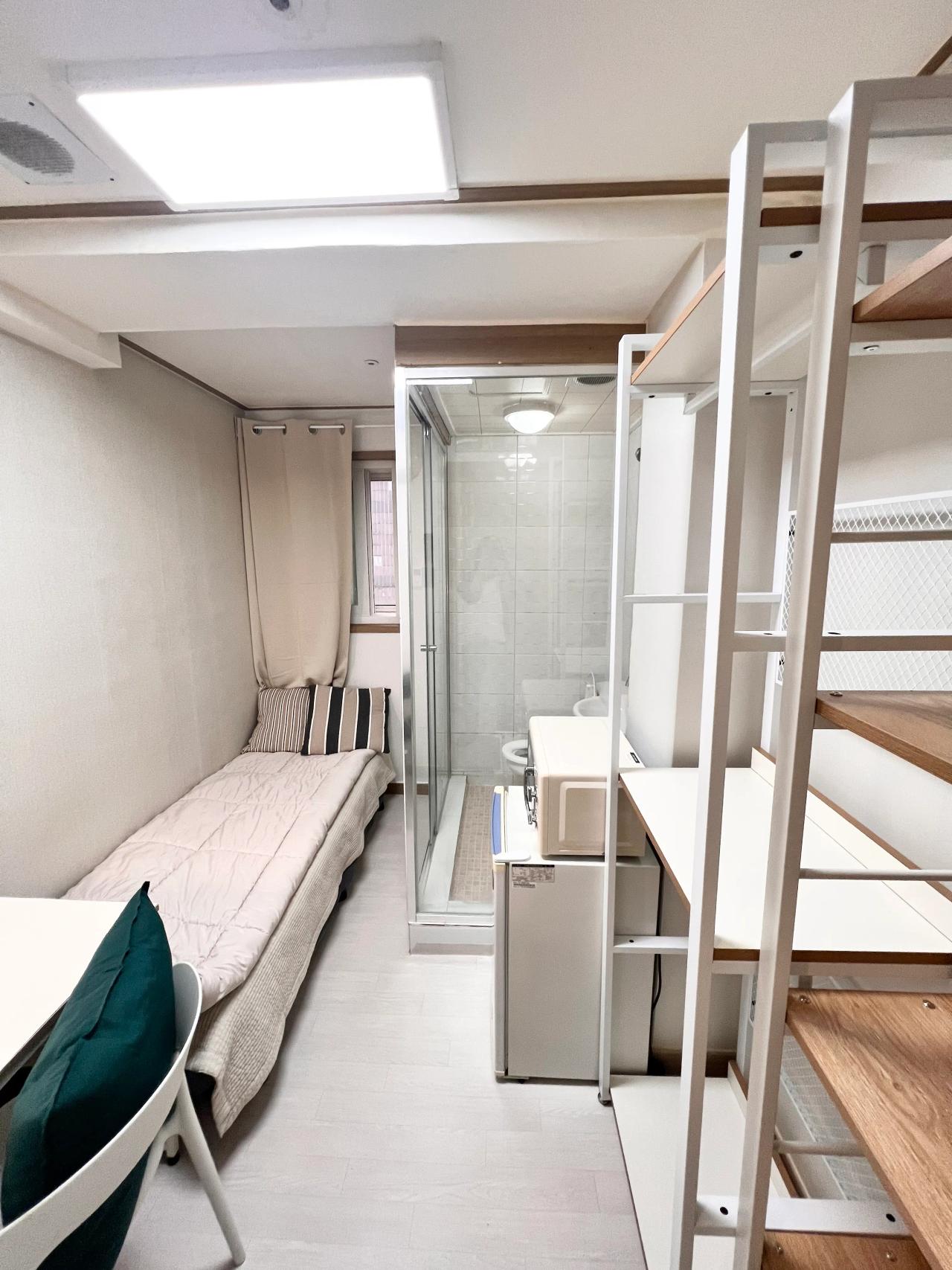 Room image 8