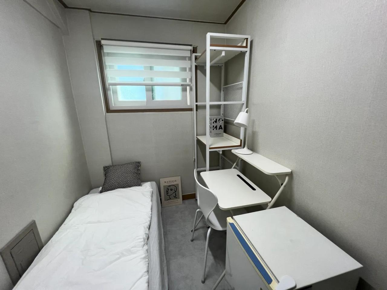 Room image 15