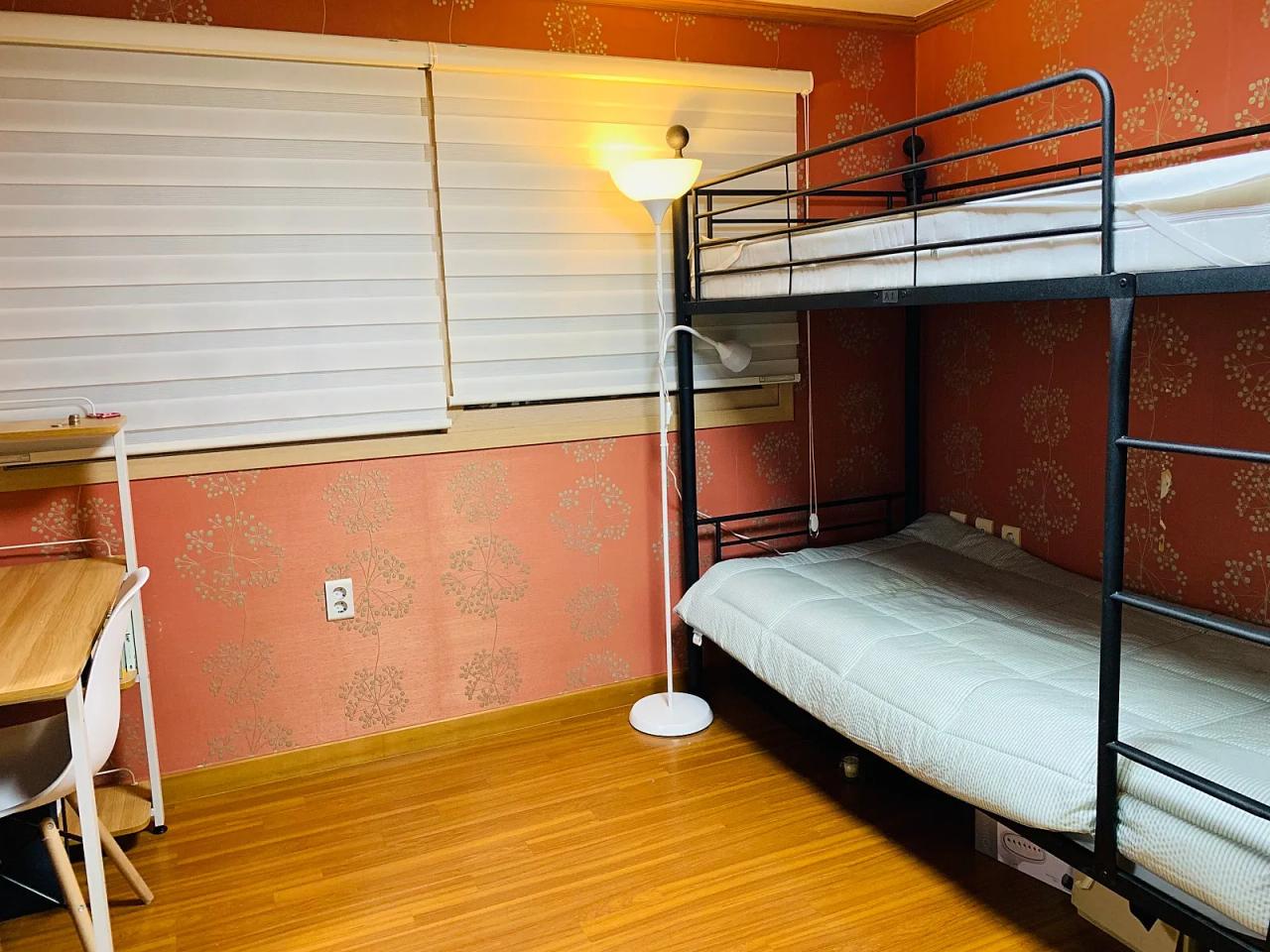 Room image 11