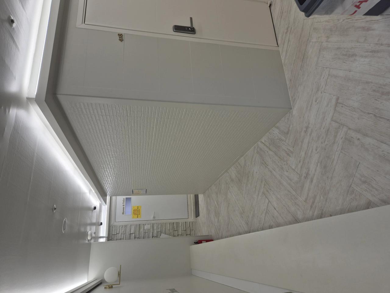 Room image 15
