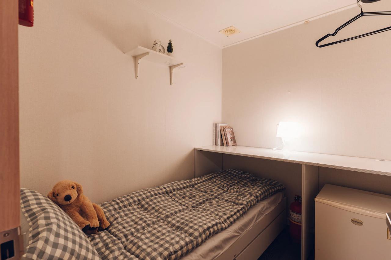 Room image 4