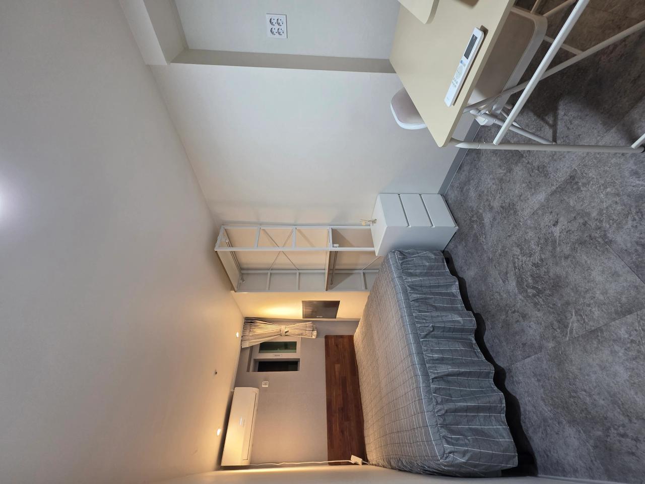 Room image 3