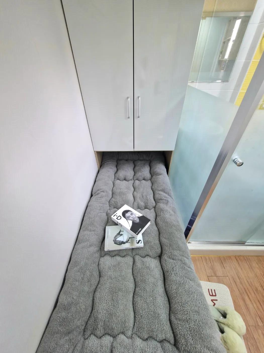 Room image 3