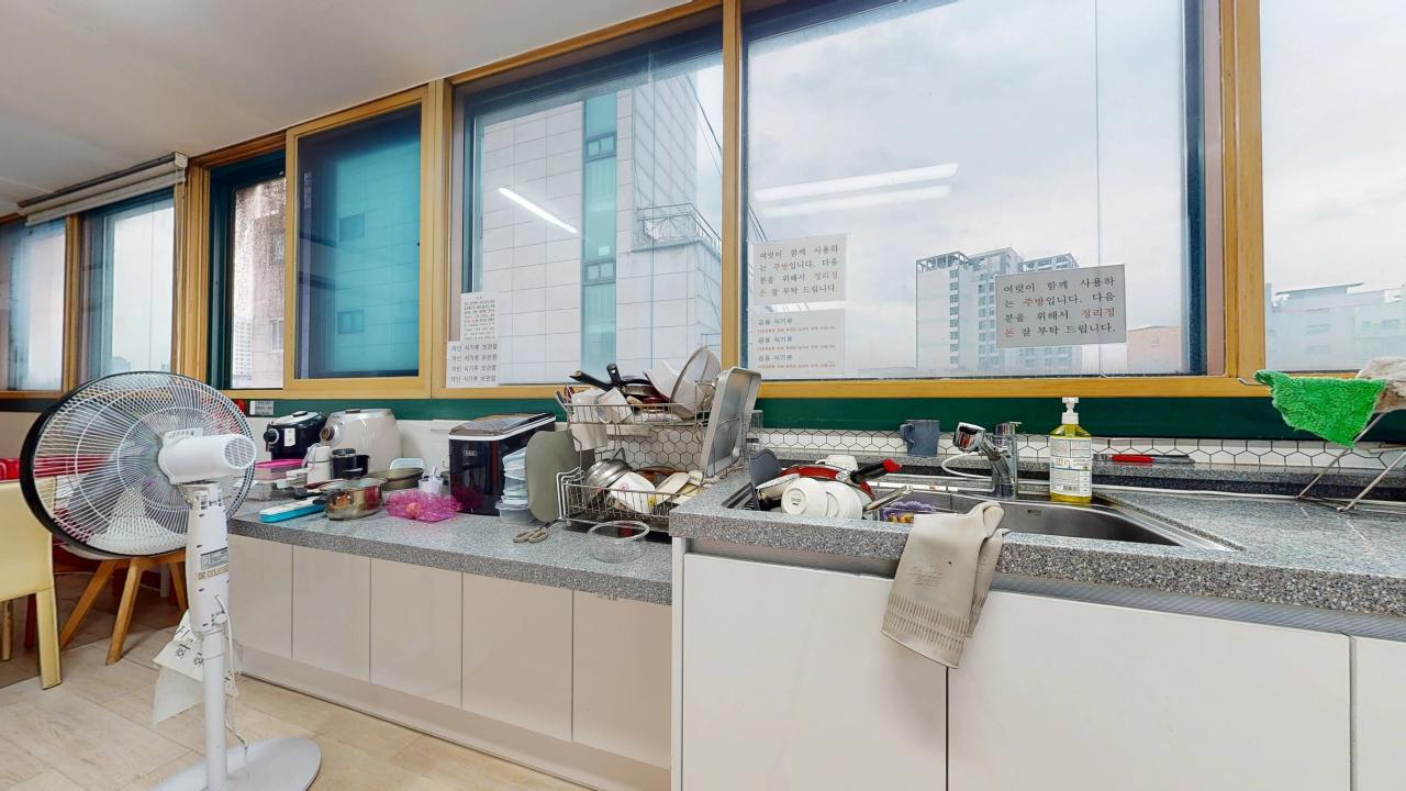 Room image 9