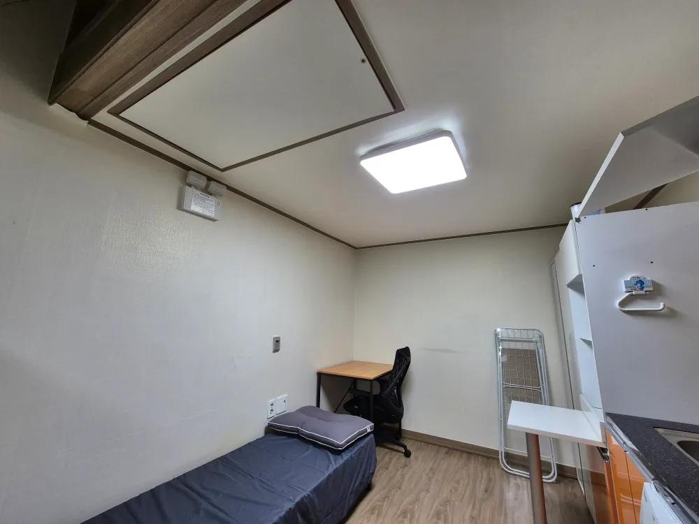 Room image 7