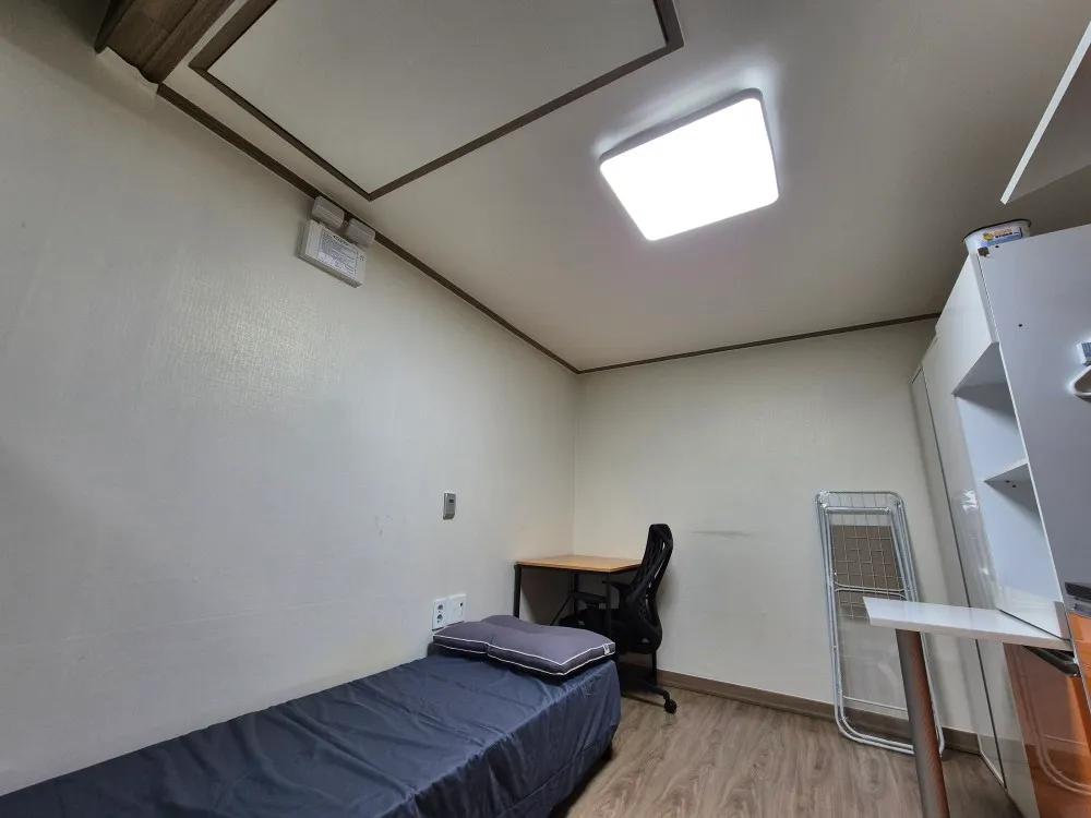 Room image 10
