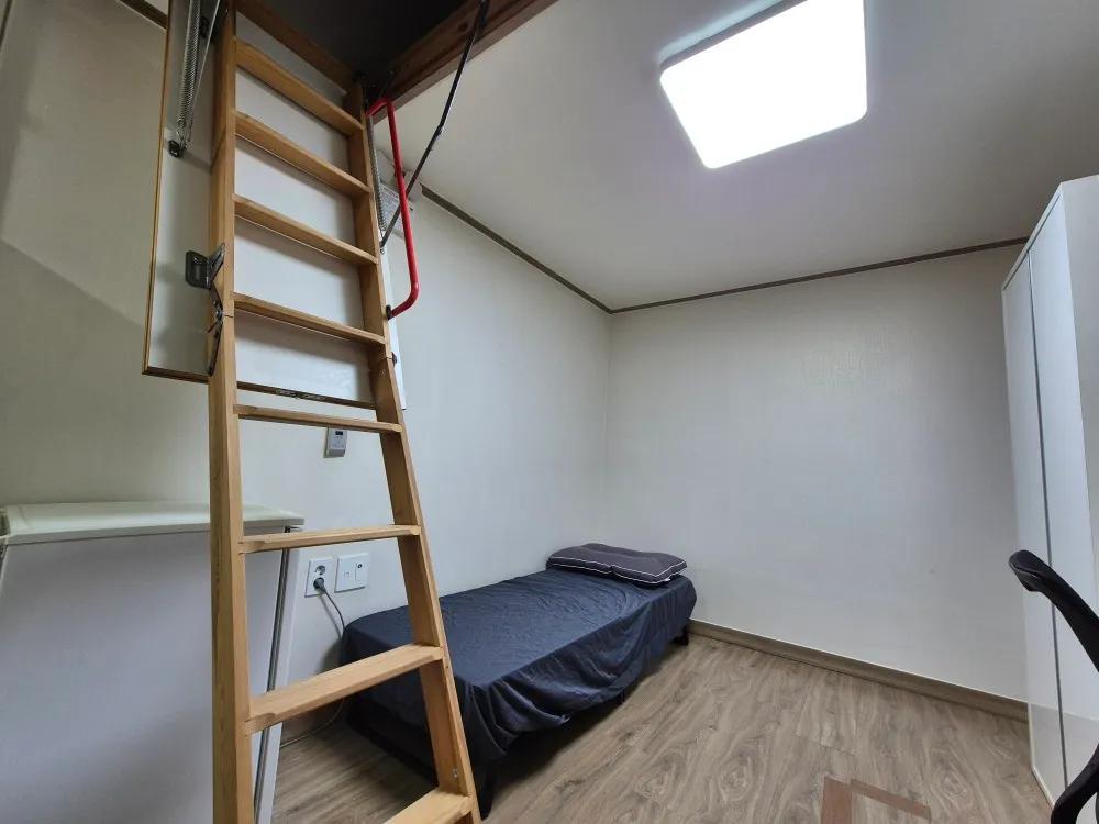 Room image 14