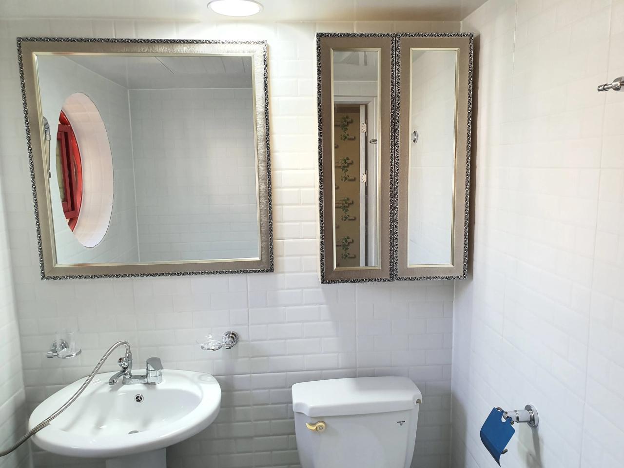 Room image 3