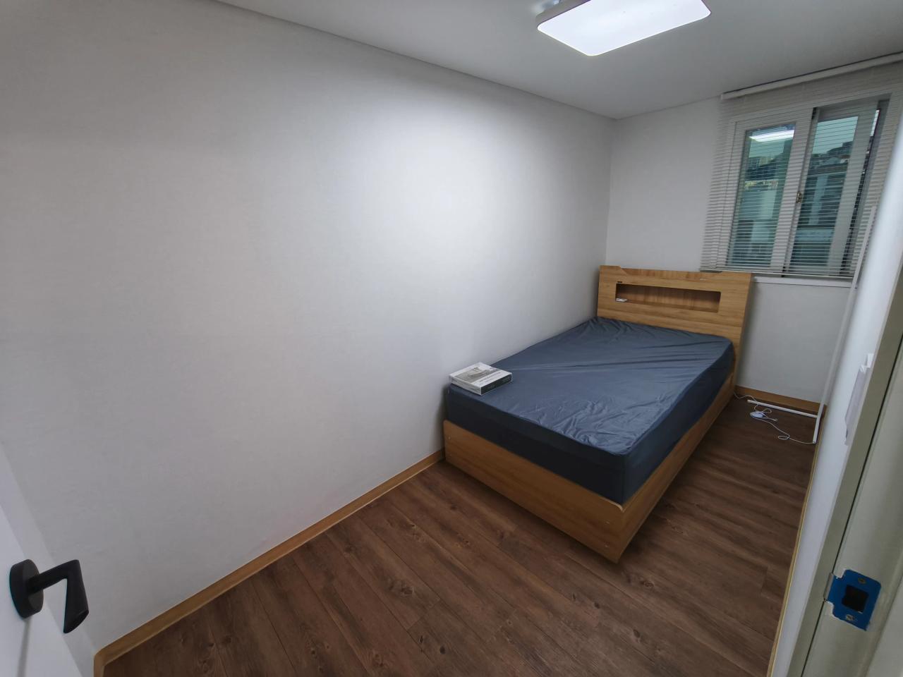 Room image 25