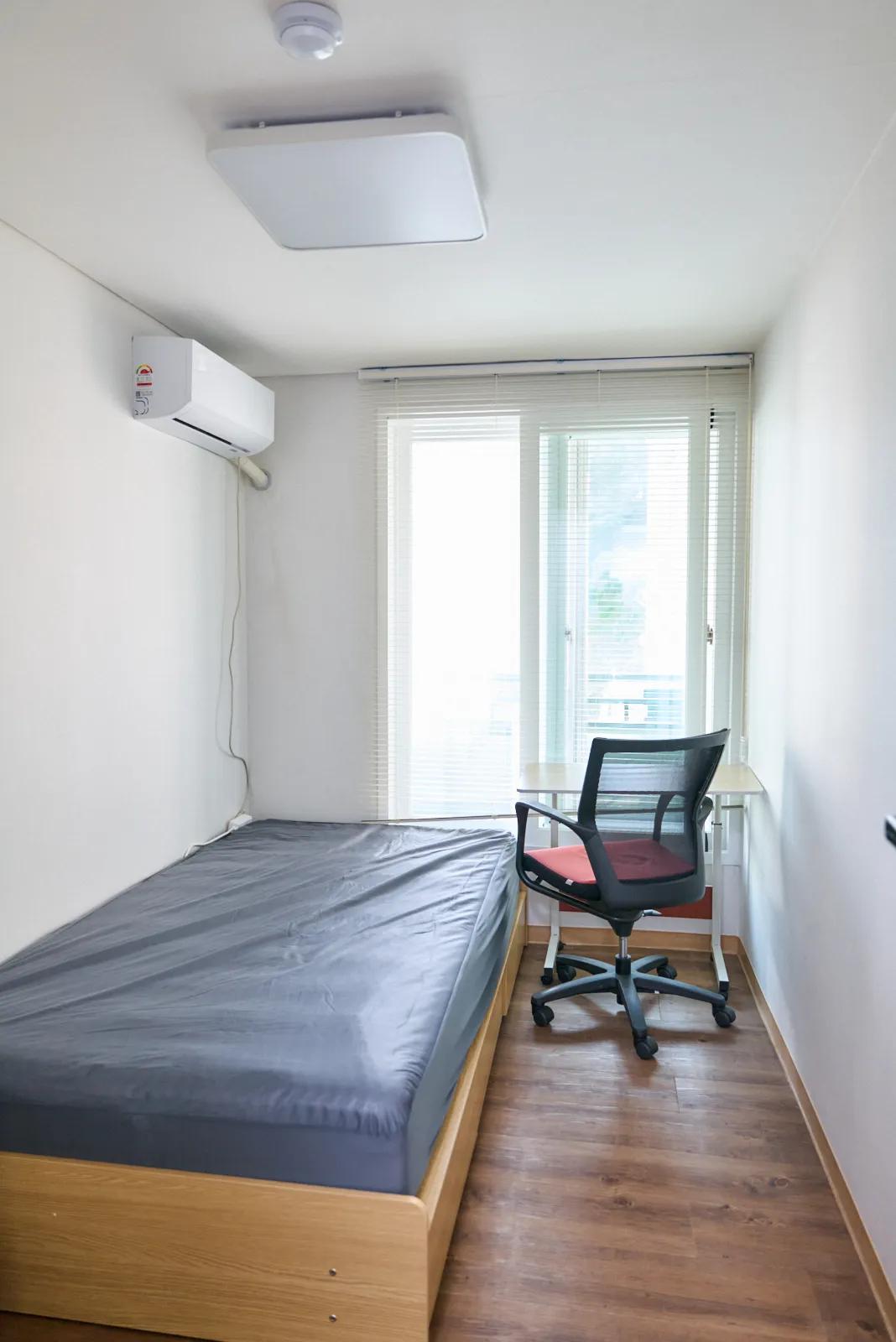 Room image 2