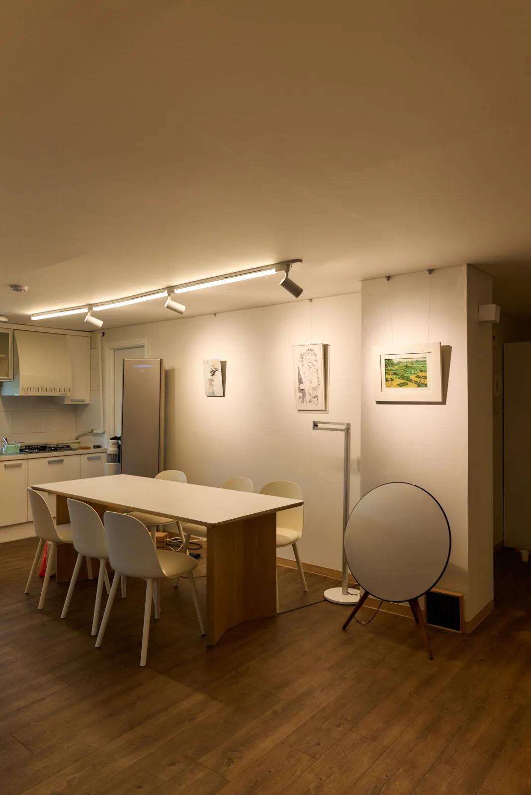 Room image 4
