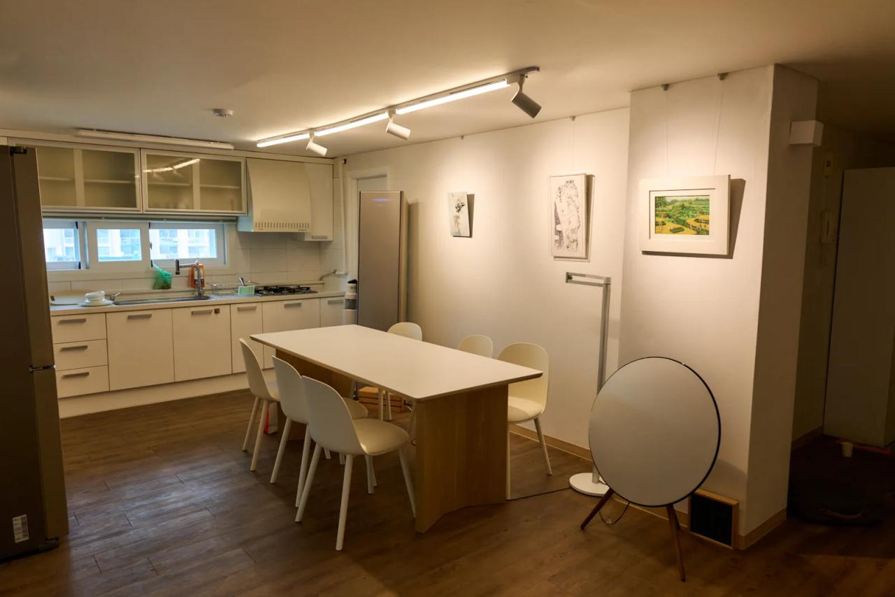 Room image 11