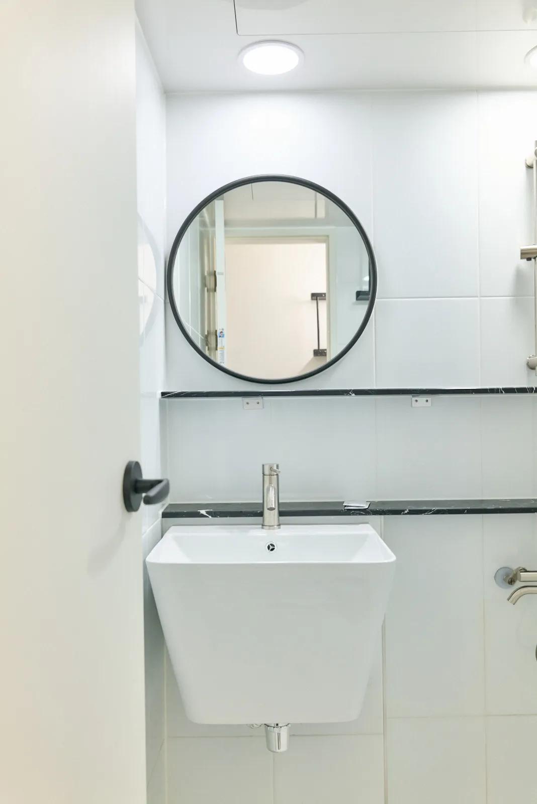 Room image 12